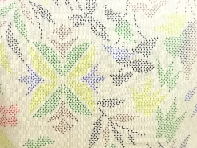 JAPANESE KIMONO / ANTIQUE KIMONO / SILK / OSHIMA TSUMUGI (5 maruki) / WOVEN FLOWER
